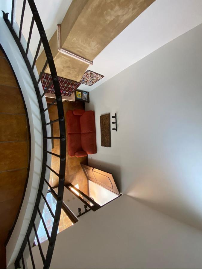Suite don Pedro: Hermoso Loft con parqueo gratis! Antigua Exterior foto